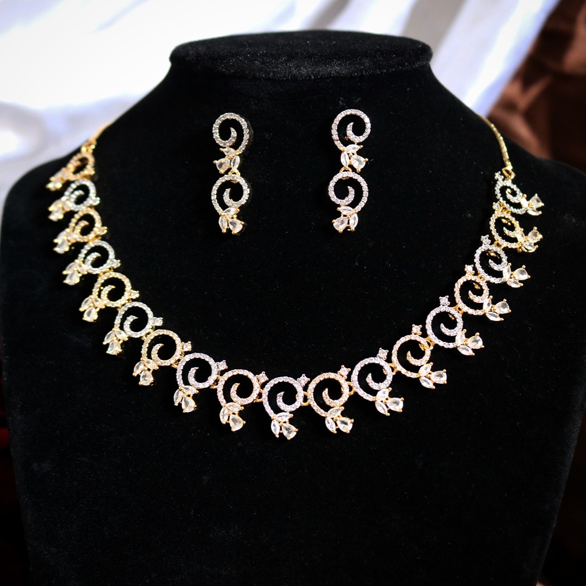 ad necklace set