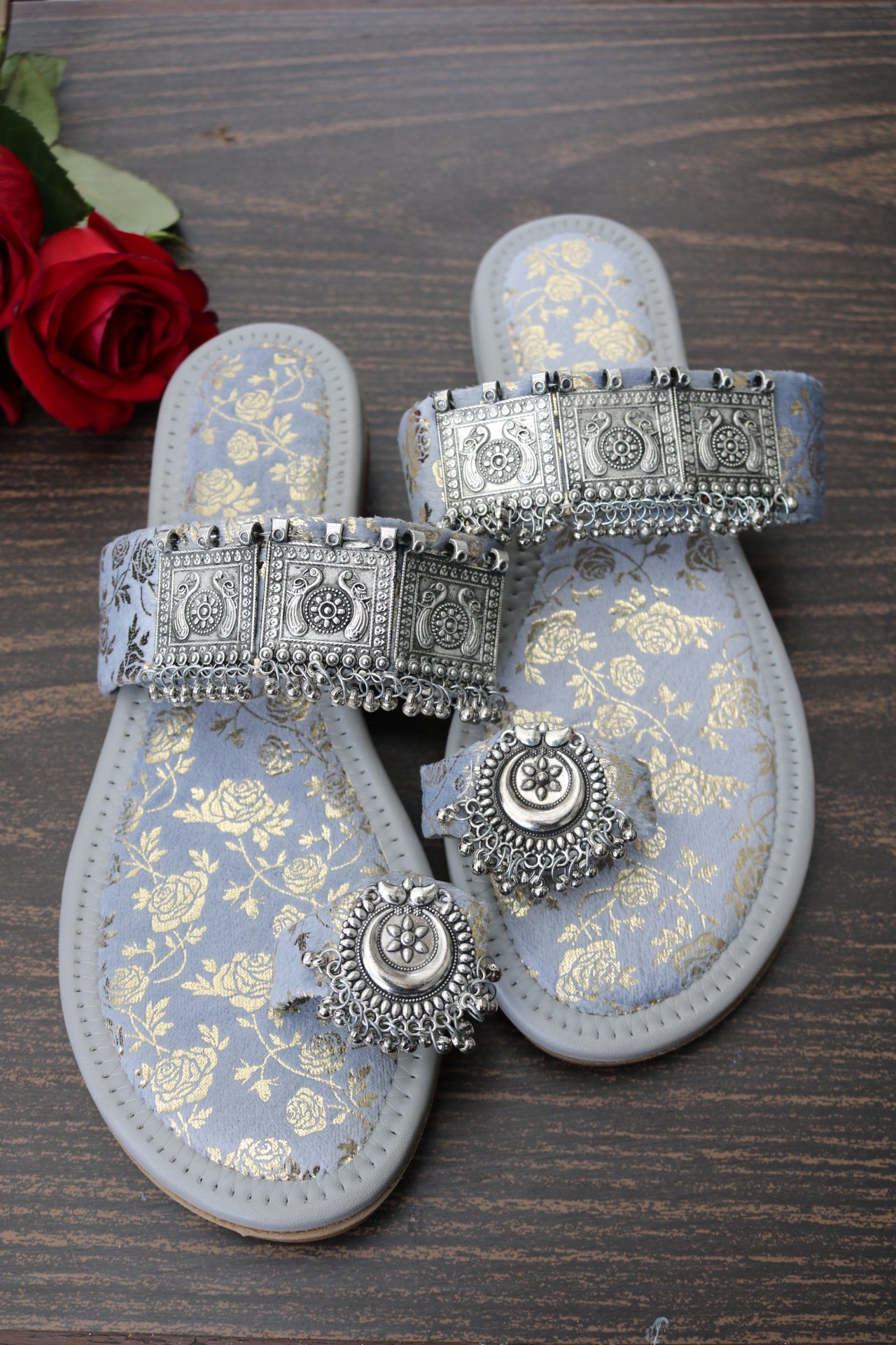 kolhapuri chappal