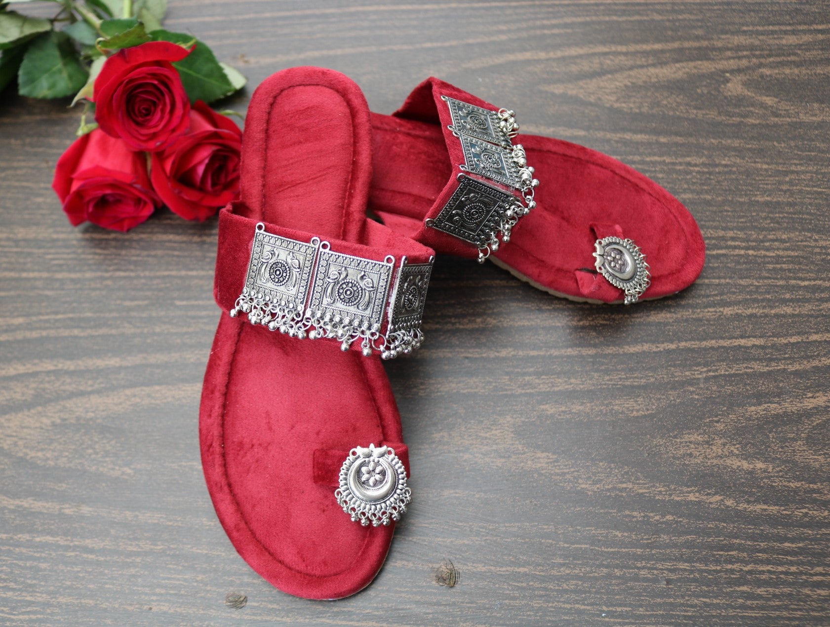 kolhapuri chappal