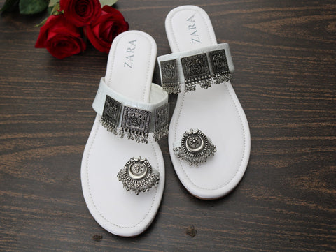 kolhapuri chappal