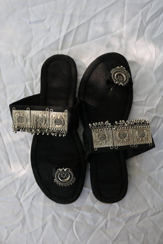 Shramya Handmade Kolhapuri Chappal