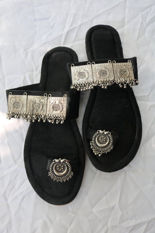 Shramya Handmade Kolhapuri Chappal