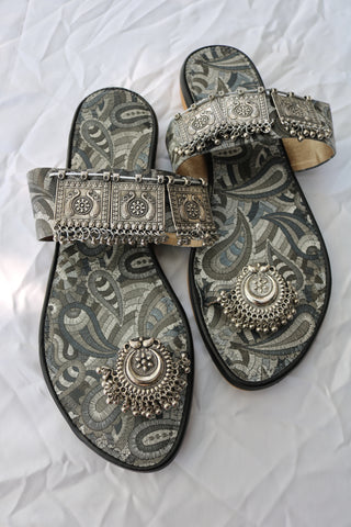 Shramya Handmade Kolhapuri Chappal