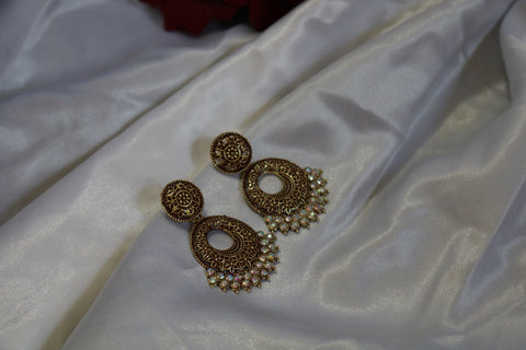 Shramya Lightweight Earring with Rhinestones