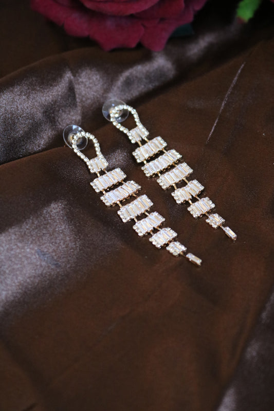 Shramya Fashionable Earring