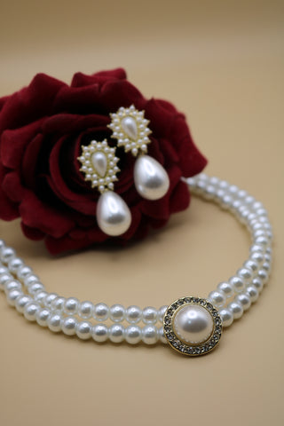 Shramya Pearl Necklace Set