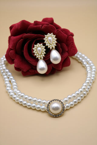 Shramya Pearl Necklace Set