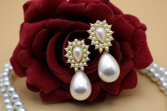 Shramya Pearl Necklace Set