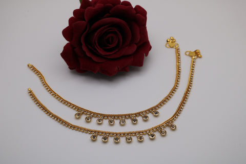 Shramya Gold Plated Gold and Rhinestone Anklet/Payal