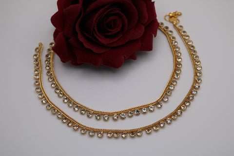 Shramya Gold-plated Rhinestone Anklet/Payal