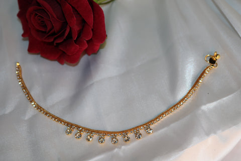 Shramya Gold Plated Gold and Rhinestone Anklet/Payal